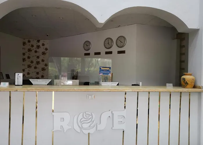 Golden Rose Hostel *