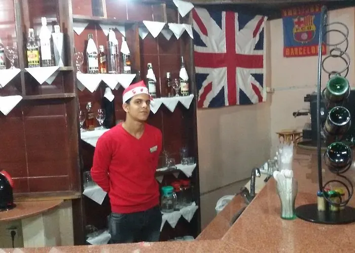 Golden Rose Hostel *