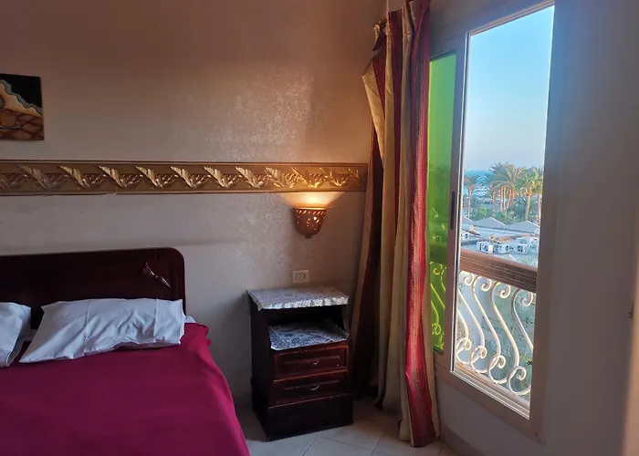 Hostel Golden Rose *