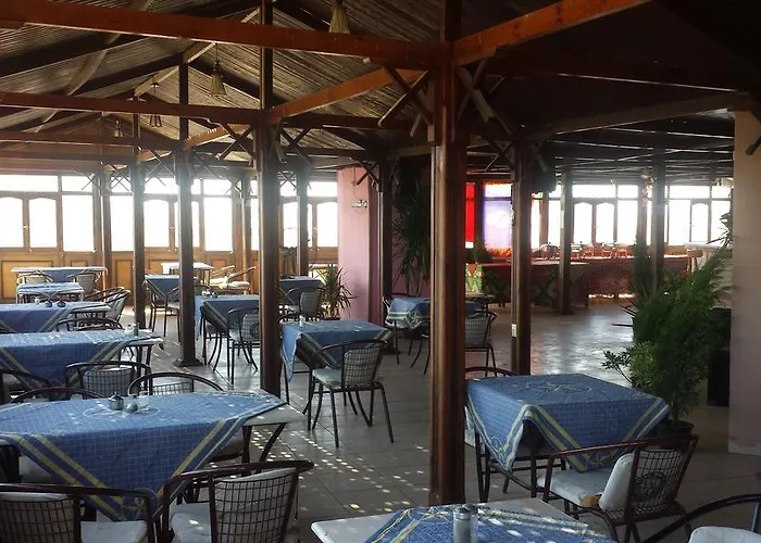Golden Rose Hostel *